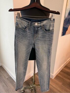 Rock & Republic Berlin Light Wash Skinny Jeans